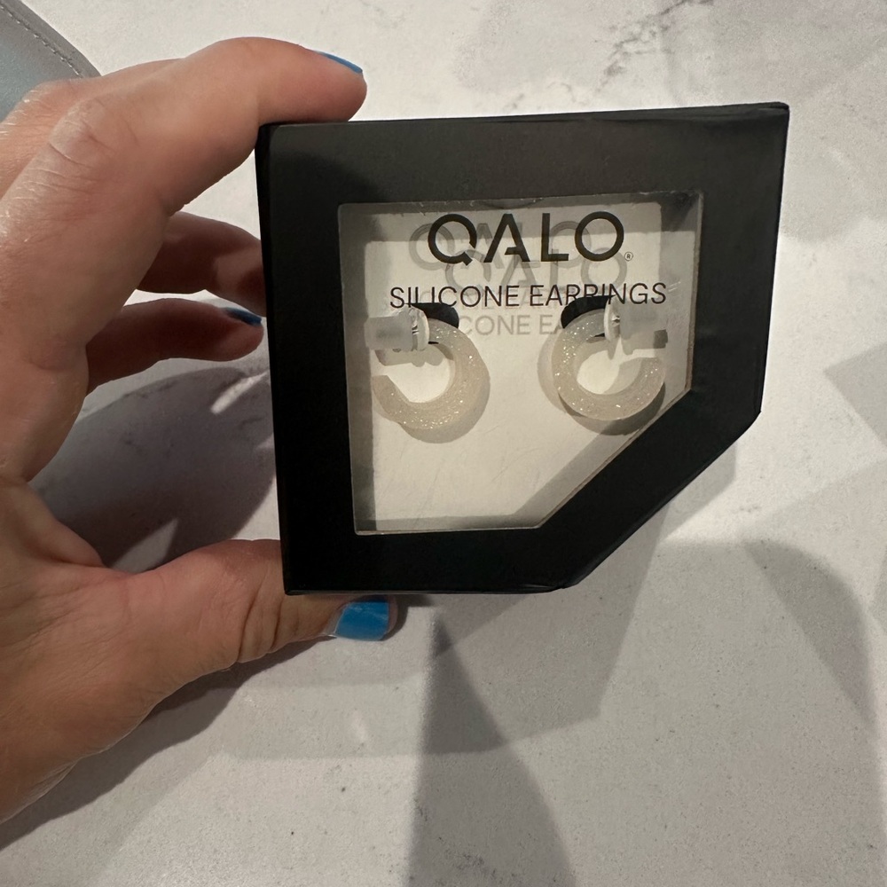 ✨ Qalo Earrings ✨